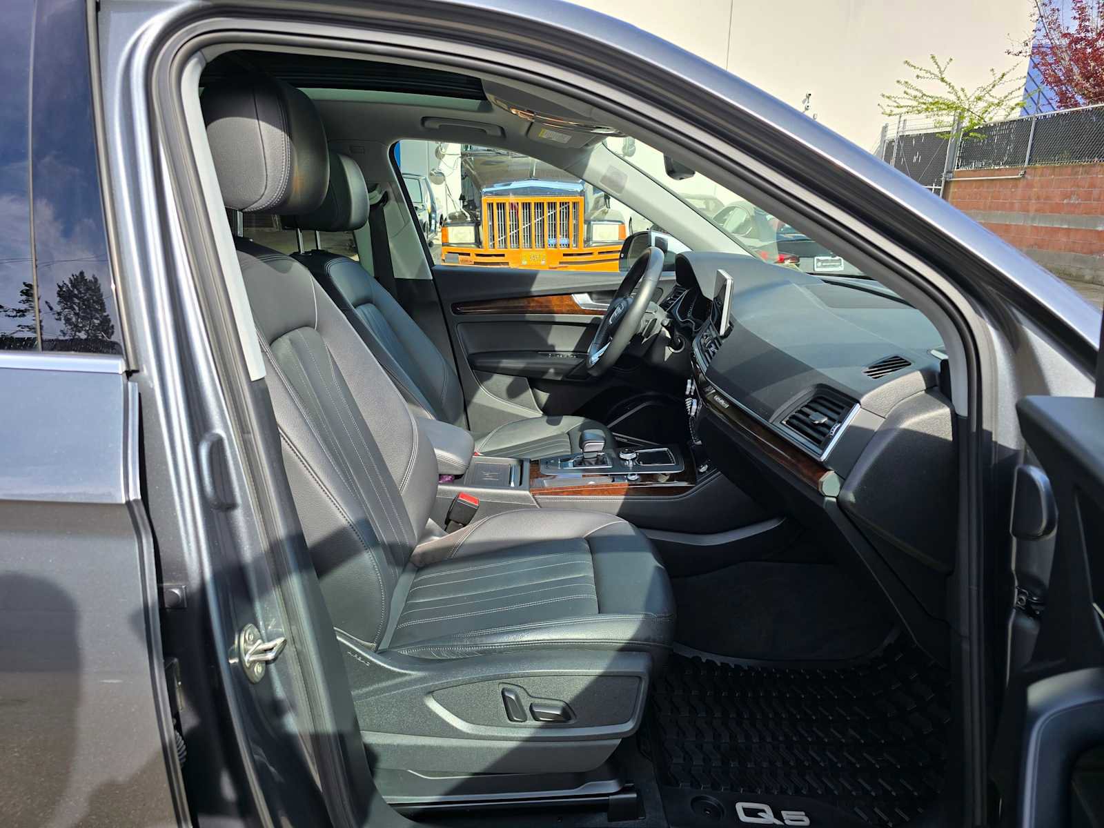 Used 2020 Audi Q5 2.0T Premium Plus AWD/4WD image 11