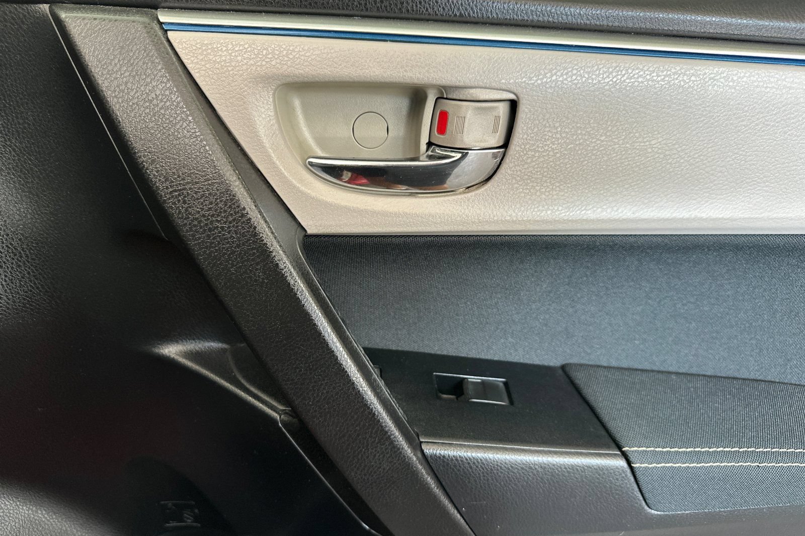 Used 2014 Toyota Corolla LE w/ Protection Package FWD image 19