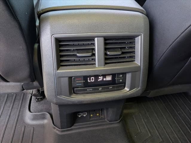 Used 2018 Volkswagen Atlas SEL AWD/4WD image 17