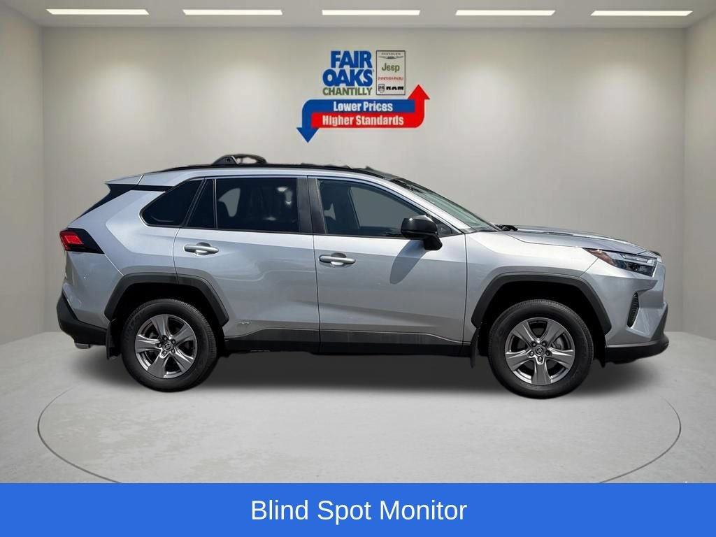 Used 2025 Toyota RAV4 LE AWD/4WD image 6