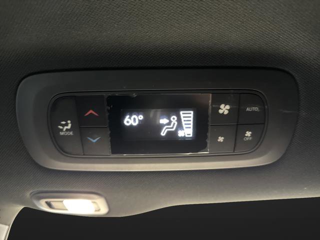 Used 2024 Chrysler Pacifica Limited w/ S Appearance Package image 33