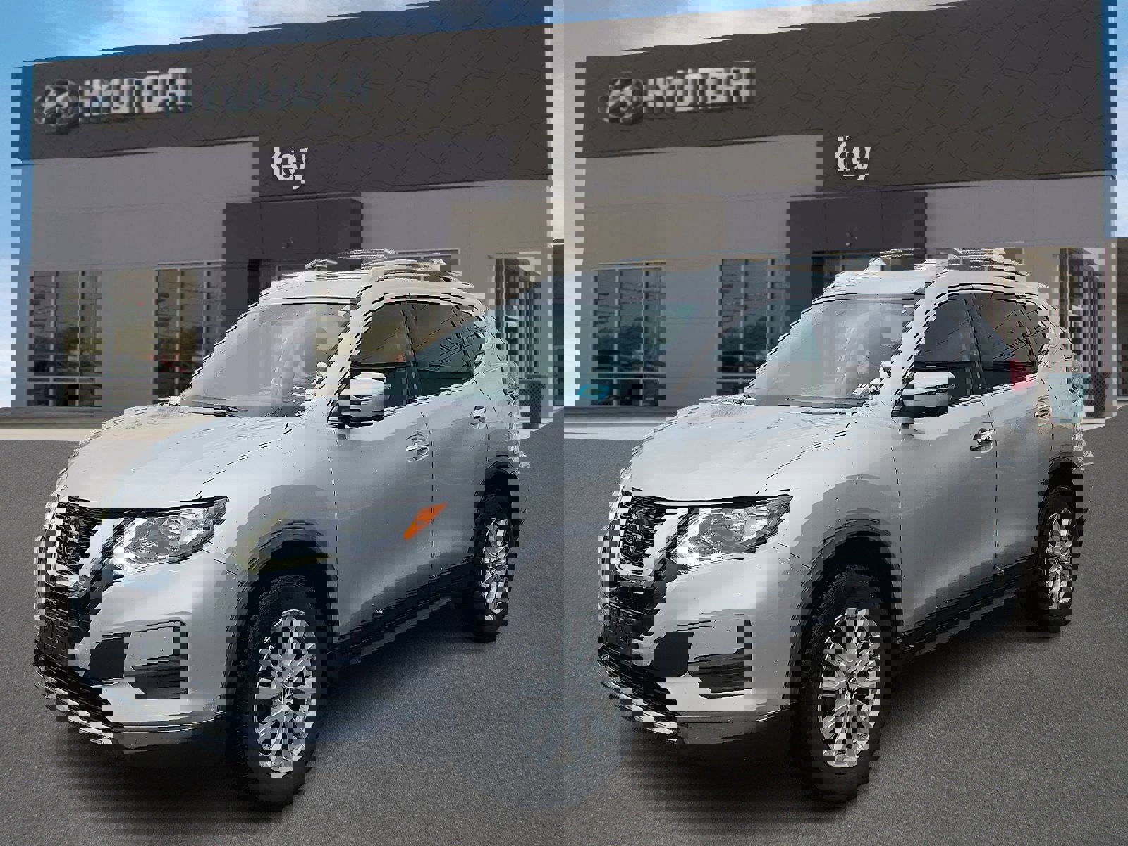 Used 2018 Nissan Rogue SV w/ Premium Package image 7