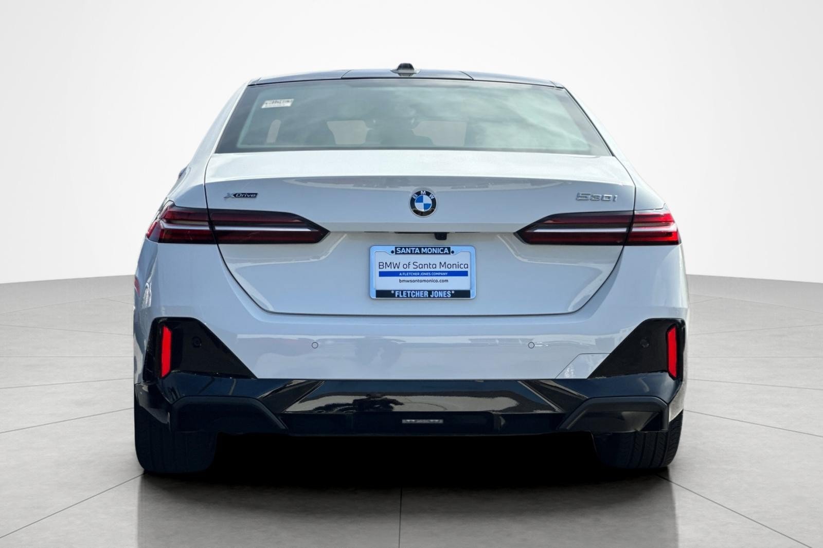 Used 2024 BMW 530i xDrive w/ Executive Package AWD/4WD image 4