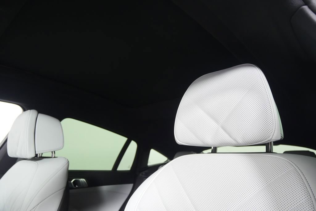 New 2026 BMW X6 xDrive40i image 12