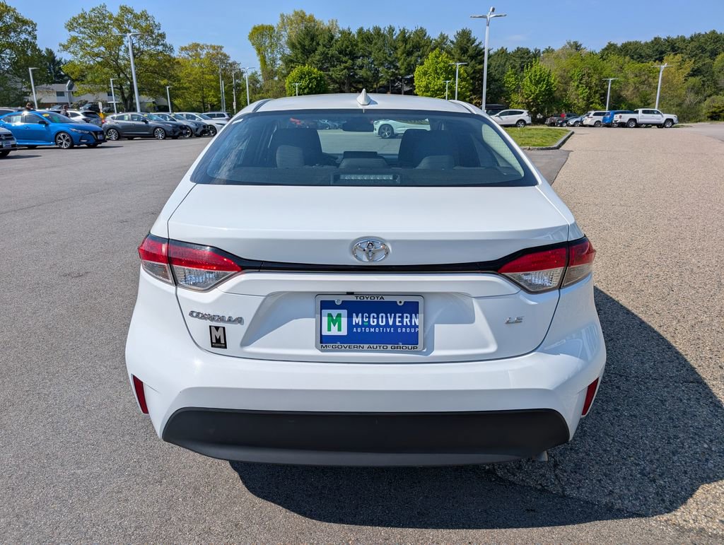 Used 2023 Toyota Corolla LE FWD image 4