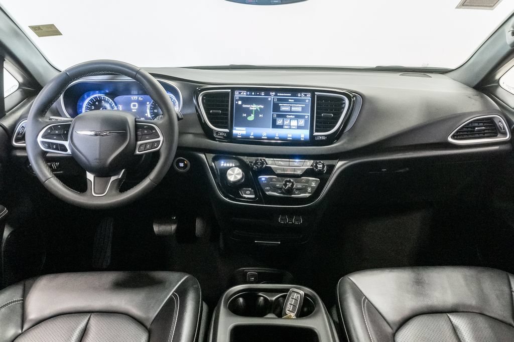 Used 2025 Chrysler Pacifica Select FWD image 25