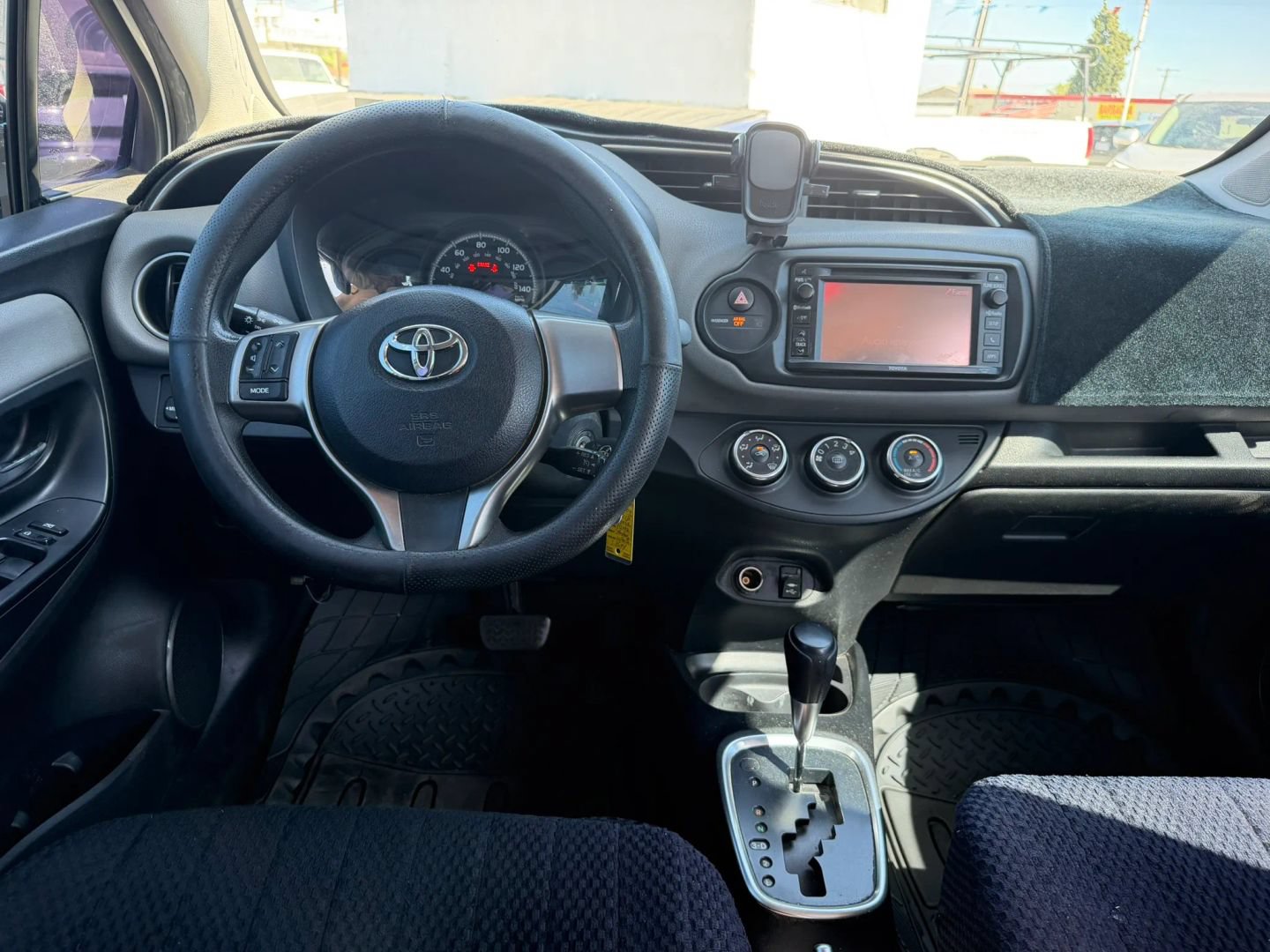 Used 2015 Toyota Yaris LE FWD image 19