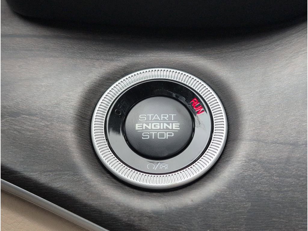 New 2025 Jeep Grand Cherokee Limited w/ Luxury Tech Group II image 18