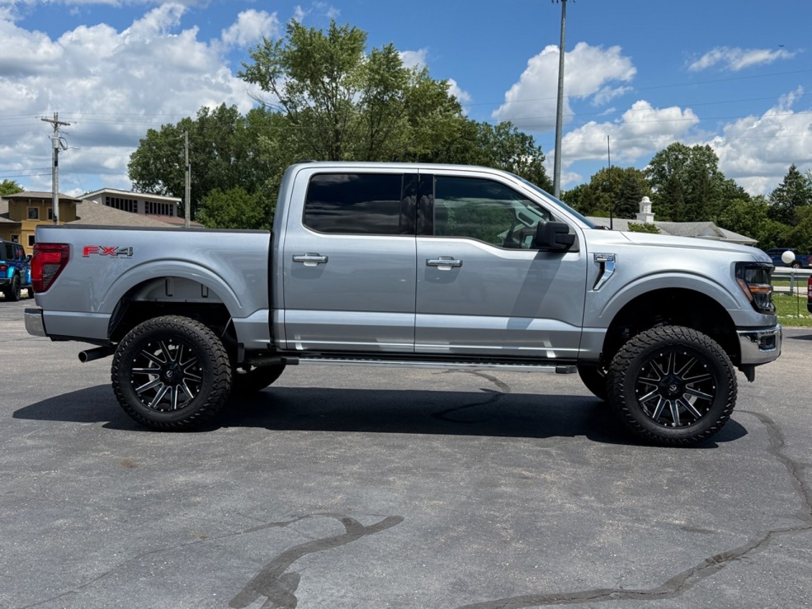 Used 2025 Ford F150 XLT w/ Equipment Group 301A Standard AWD/4WD image 9