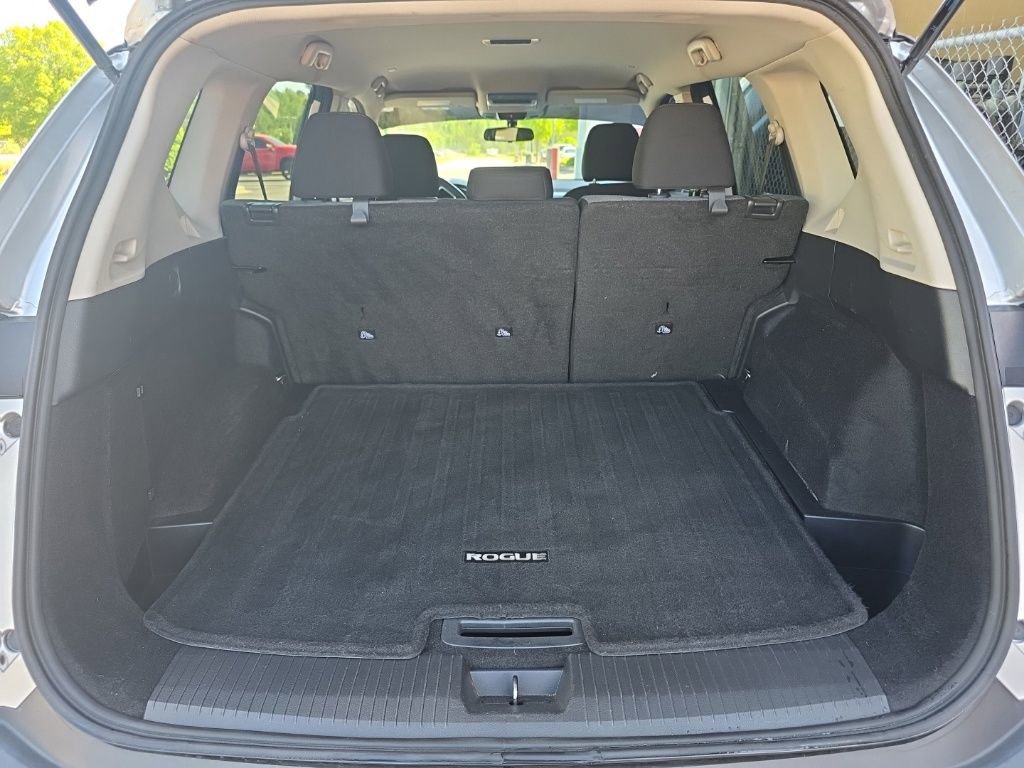 Used 2022 Nissan Rogue SV FWD image 37