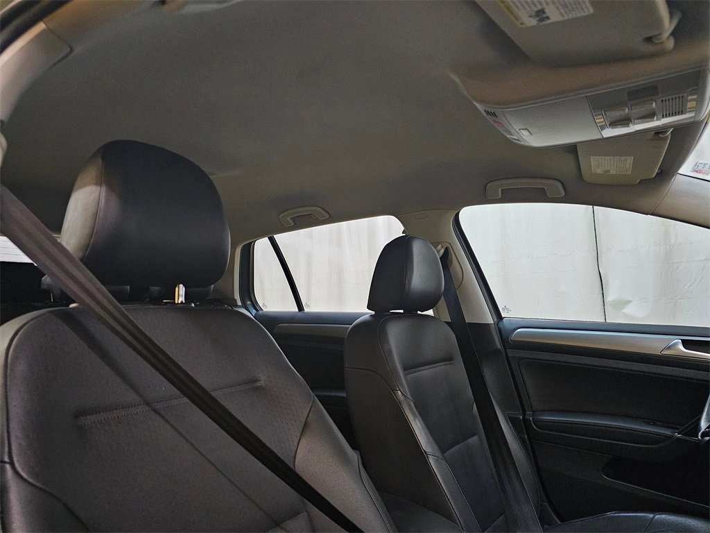 Used 2015 Volkswagen Golf SE image 12
