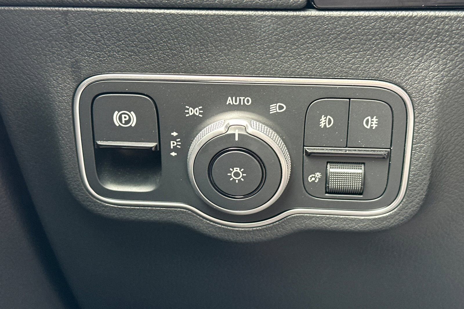 Certified 2025 Mercedes-Benz GLA 250 image 31