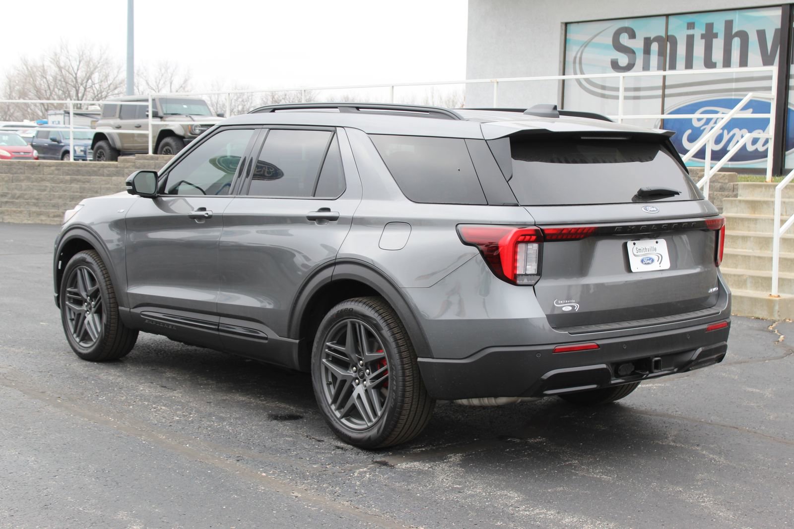 New 2026 Ford Explorer ST-Line w/ ST-Line Street Pack image 3