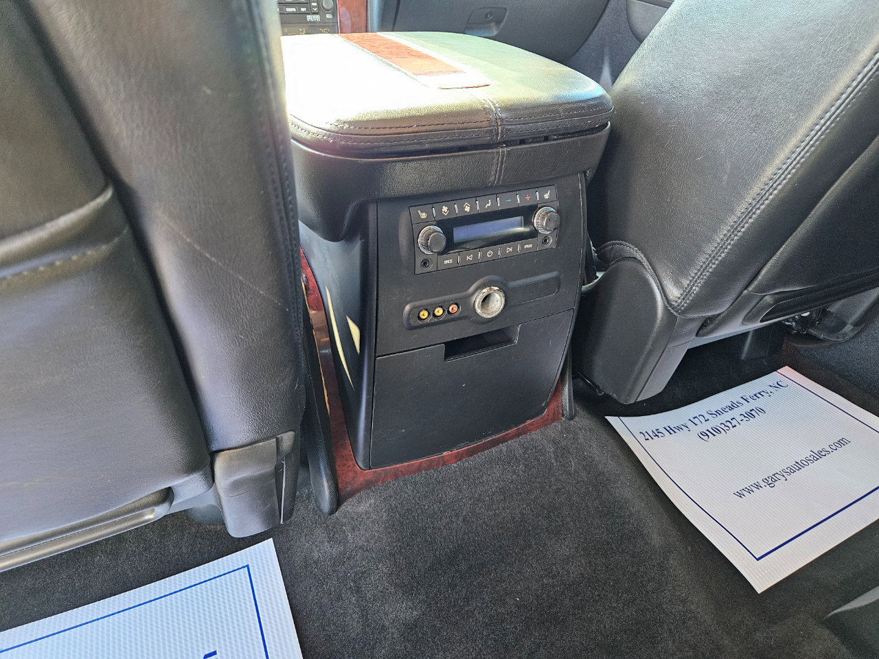 Used 2011 Cadillac Escalade ESV Premium image 19