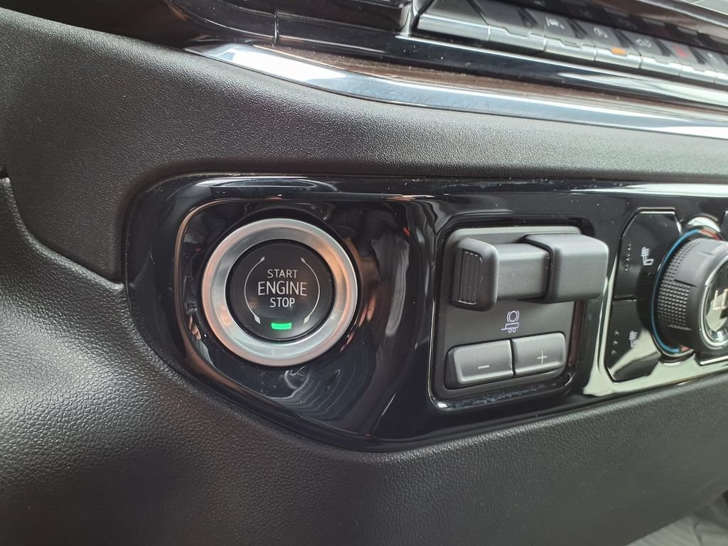 Used 2023 Chevrolet Silverado 1500 RST AWD/4WD image 10