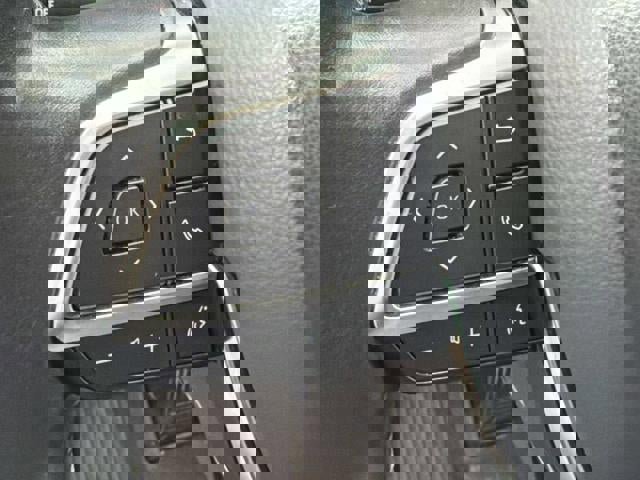 Used 2021 Toyota Highlander LE image 40