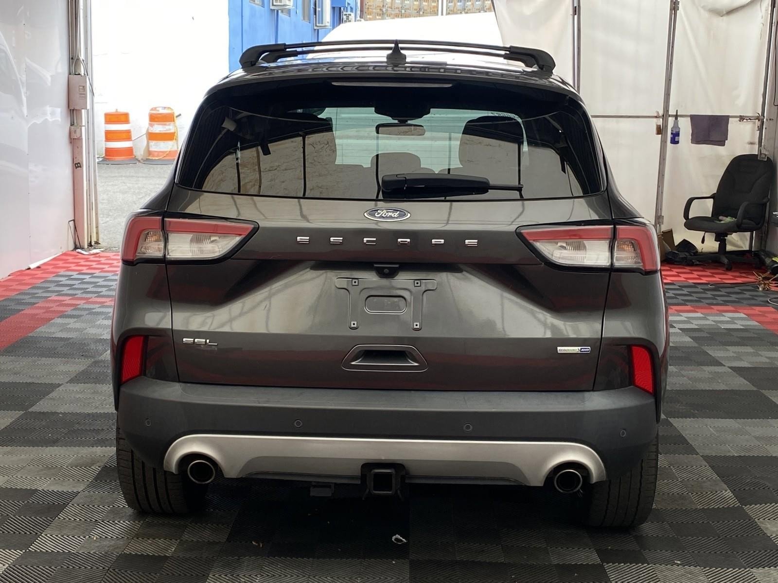 Used 2020 Ford Escape SEL image 5