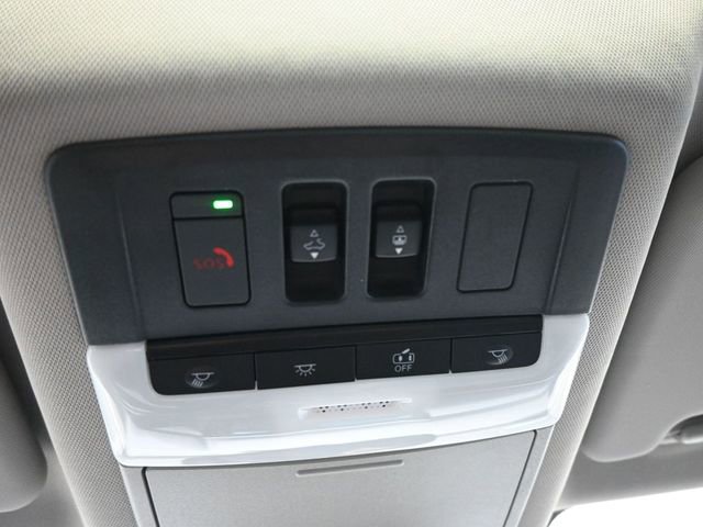 Used 2024 Nissan Rogue Platinum image 19