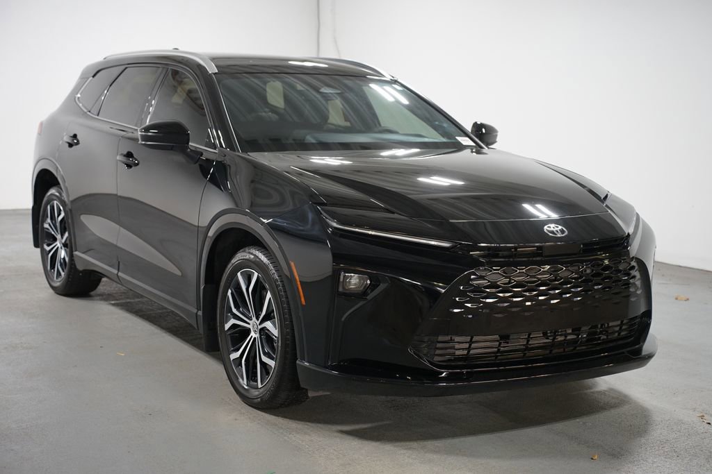 Certified 2025 Toyota Crown Signia image 3