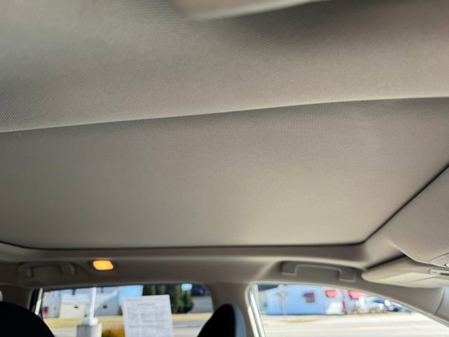 Used 2020 Nissan Rogue SV w/ Sun & Sound Touring Package image 2