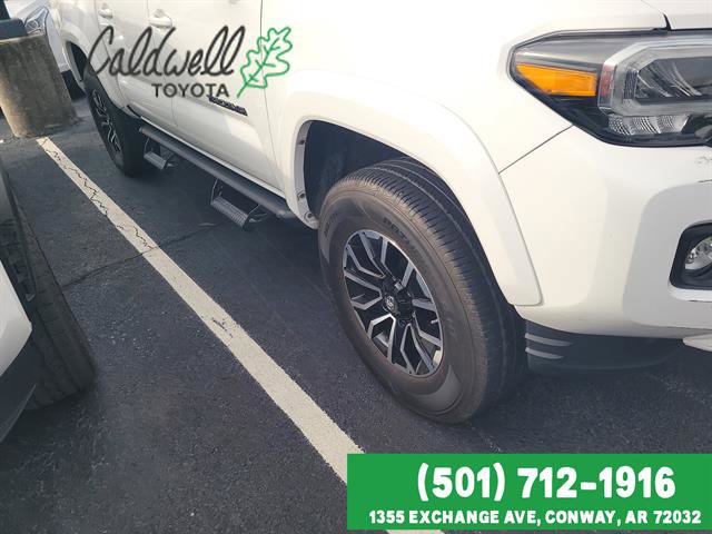 Used 2020 Toyota Tacoma TRD Sport w/ Technology Package image 4