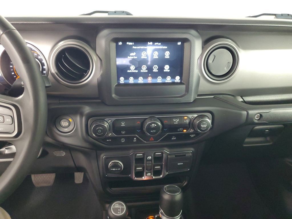 Used 2023 Jeep Gladiator Willys image 16