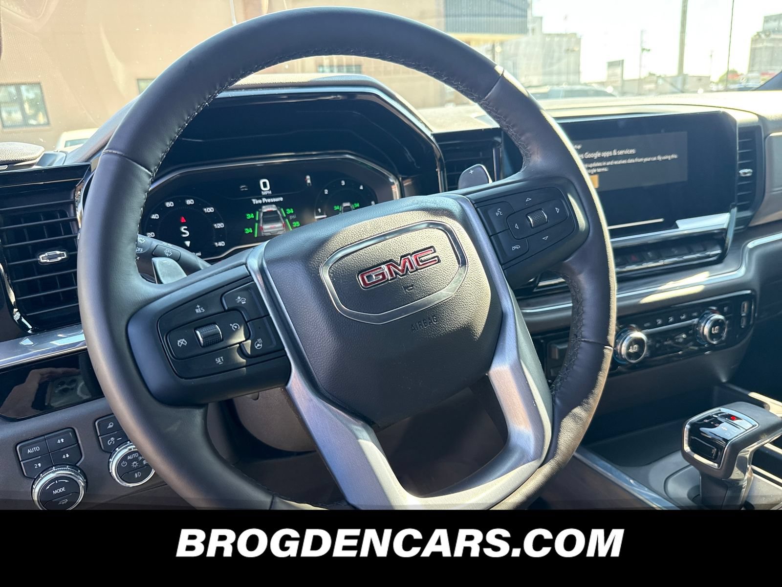 Used 2023 GMC Sierra 1500 SLT w/ SLT Premium Package AWD/4WD image 4