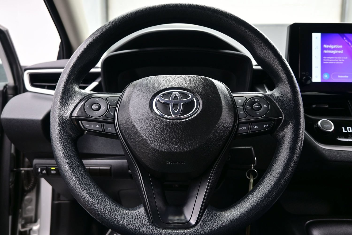 Used 2025 Toyota Corolla LE FWD image 21