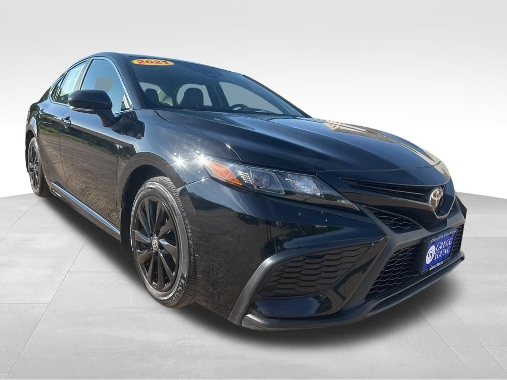 Used 2021 Toyota Camry SE FWD image 9