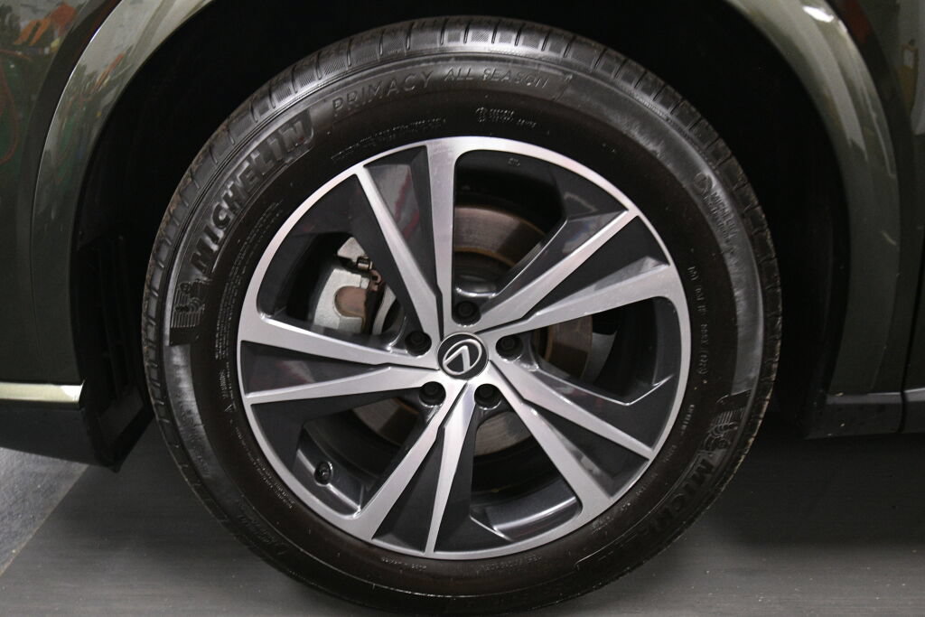 Used 2023 Lexus RX 350 Premium w/ Accessory Package AWD/4WD image 34