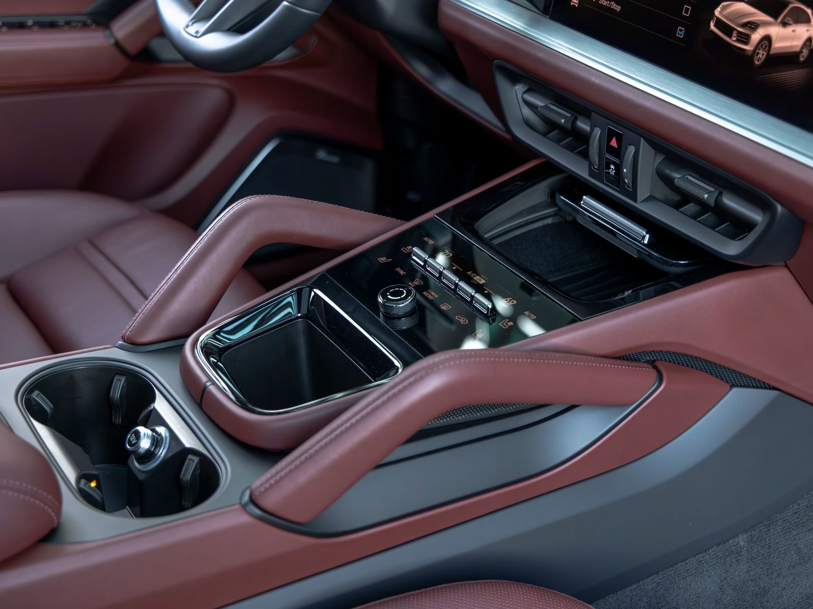 Used 2024 Porsche Cayenne S image 59