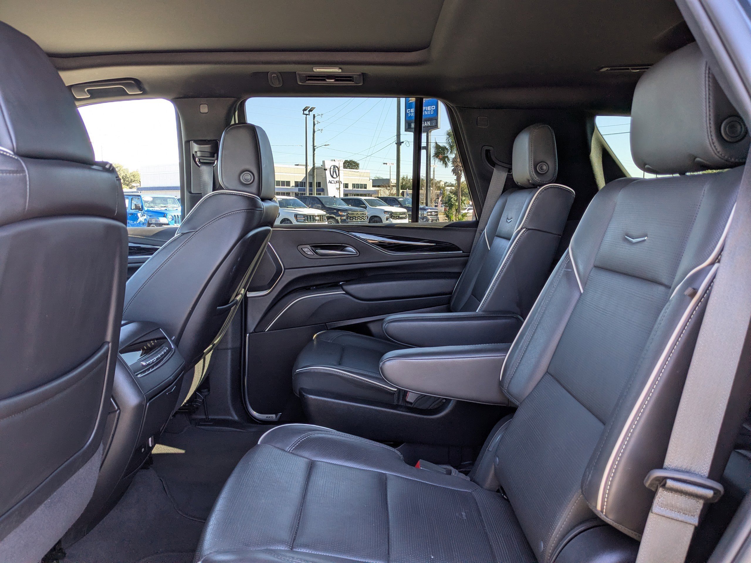 Used 2024 Cadillac Escalade Sport image 14