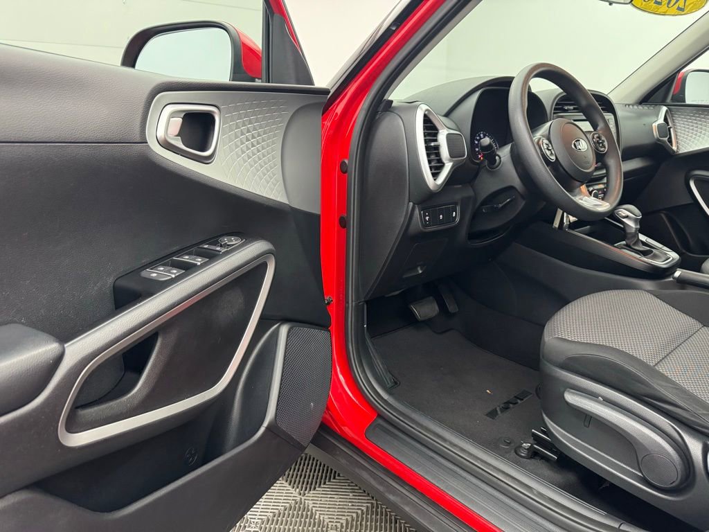 Used 2020 Kia Soul LX image 13
