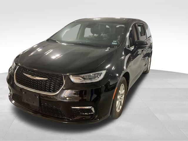 Used 2024 Chrysler Pacifica Touring-L image 3
