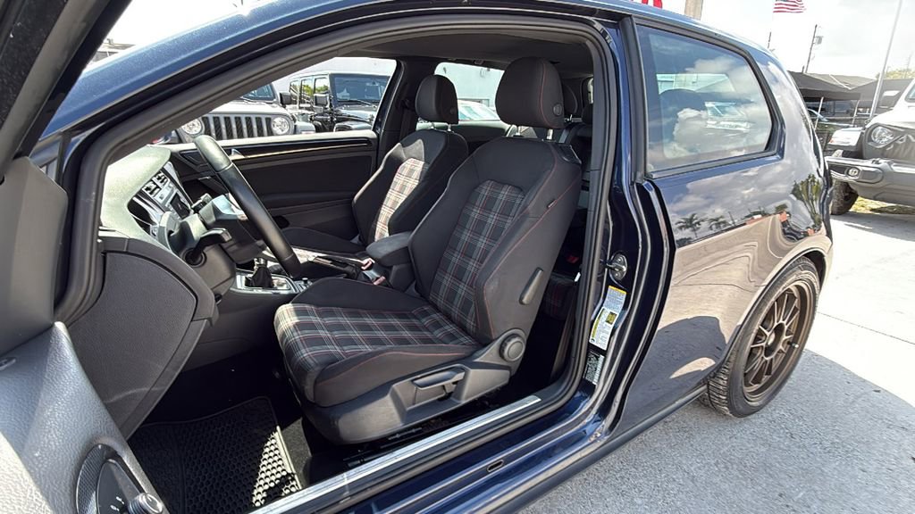 Used 2015 Volkswagen GTI S FWD image 22