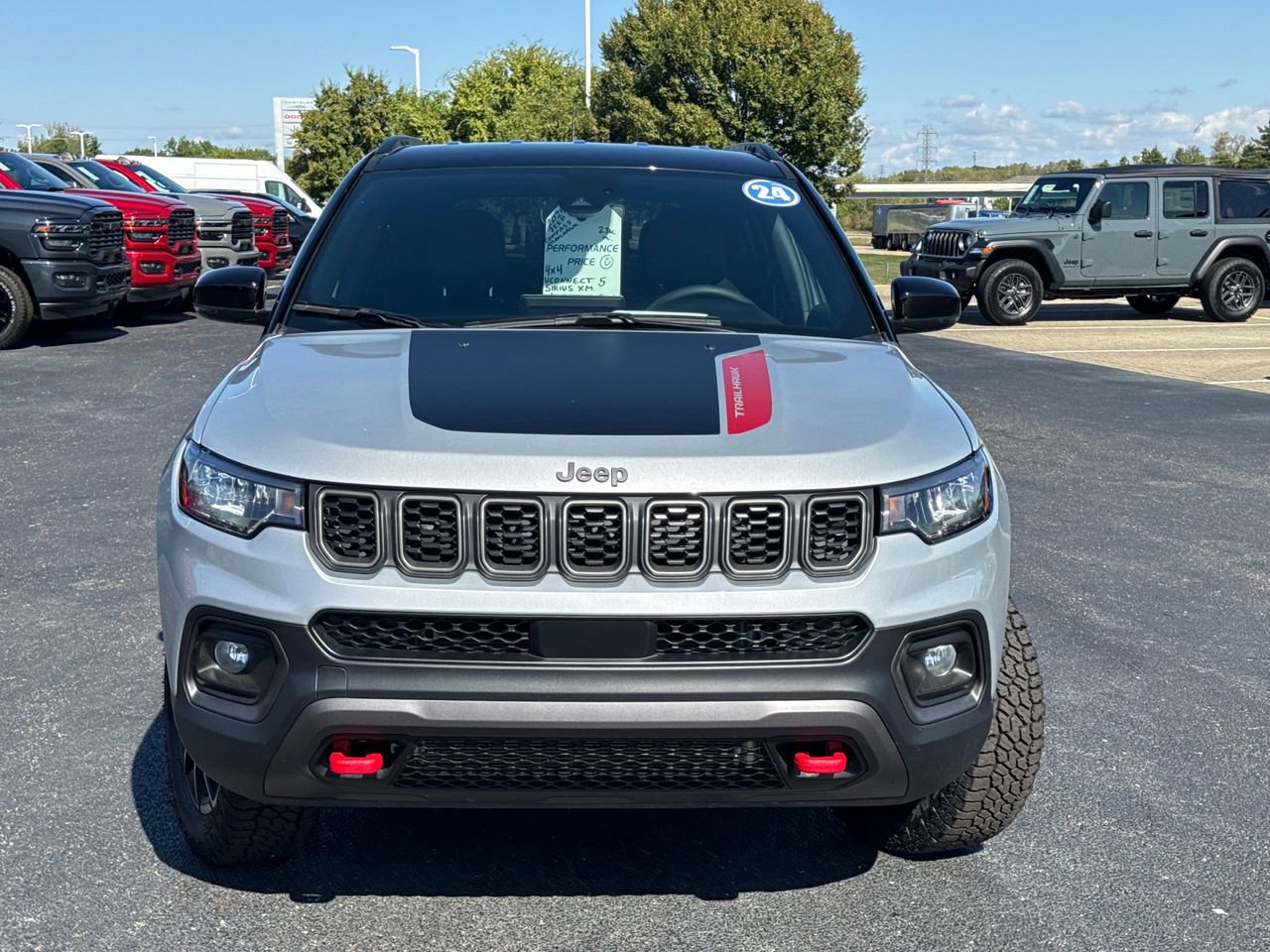 Used 2024 Jeep Compass Trailhawk image 8