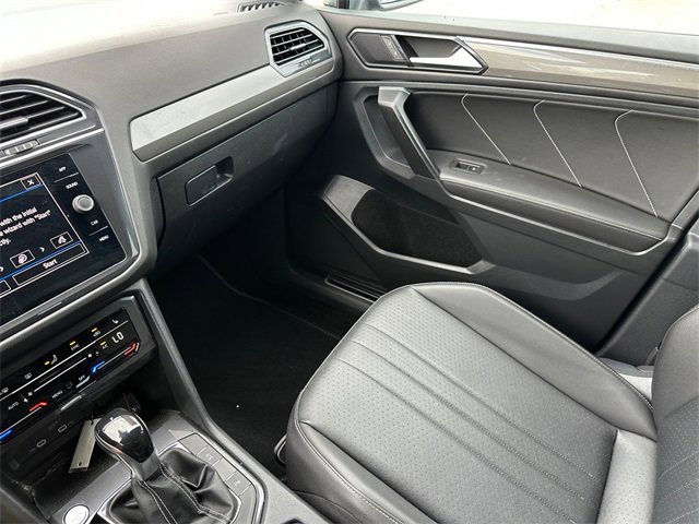Used 2022 Volkswagen Tiguan SE R-Line image 29