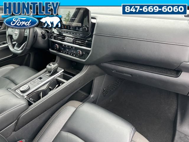 Used 2023 Nissan Pathfinder SL w/ Lighting Package (N92) image 12