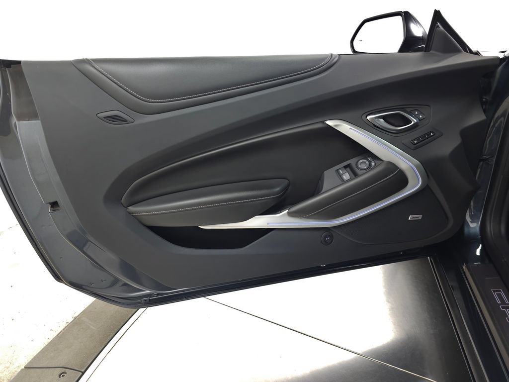 Used 2023 Chevrolet Camaro SS RWD image 13