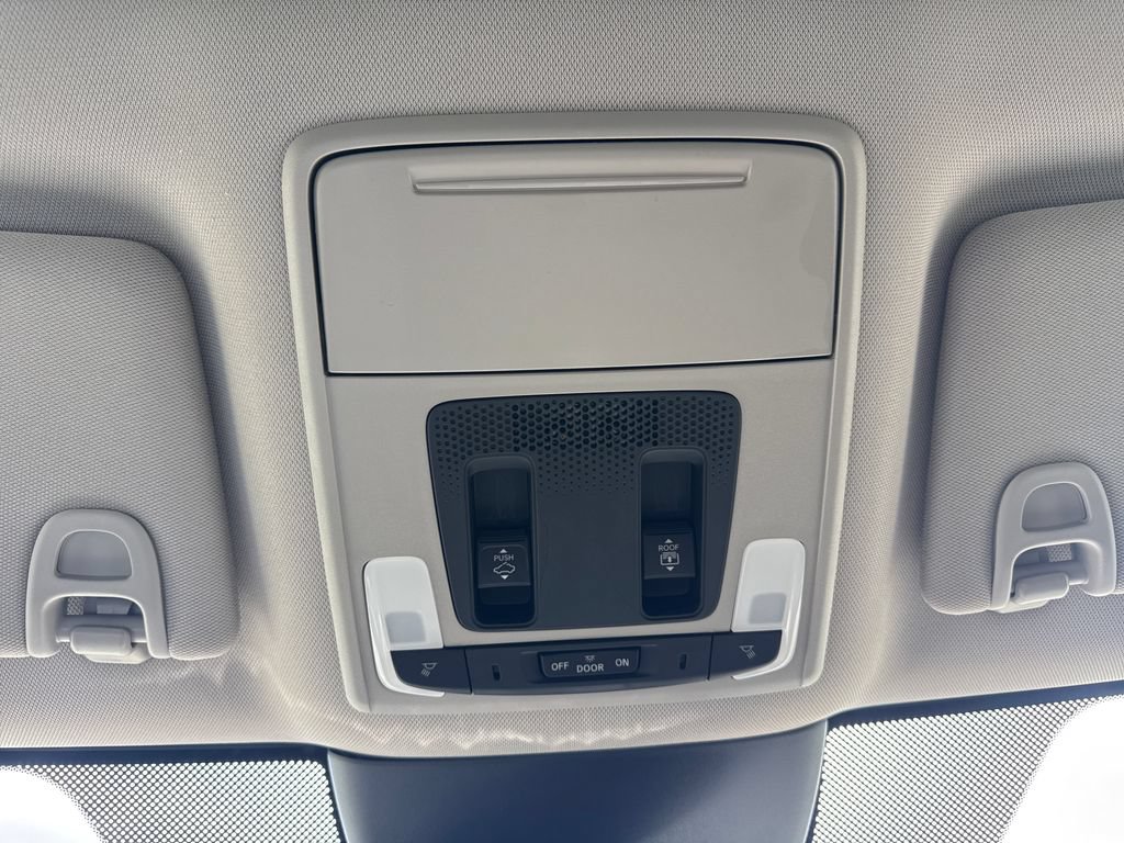 Certified 2025 Honda Pilot Touring image 28