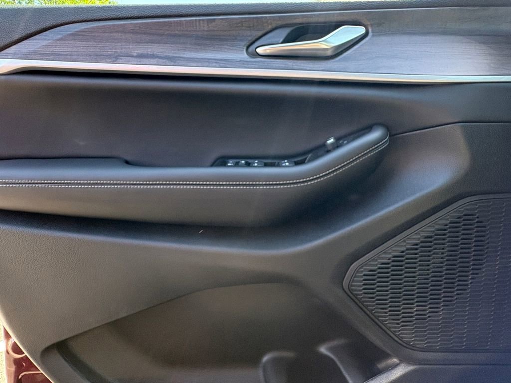 New 2026 Jeep Grand Cherokee L 4WD image 10