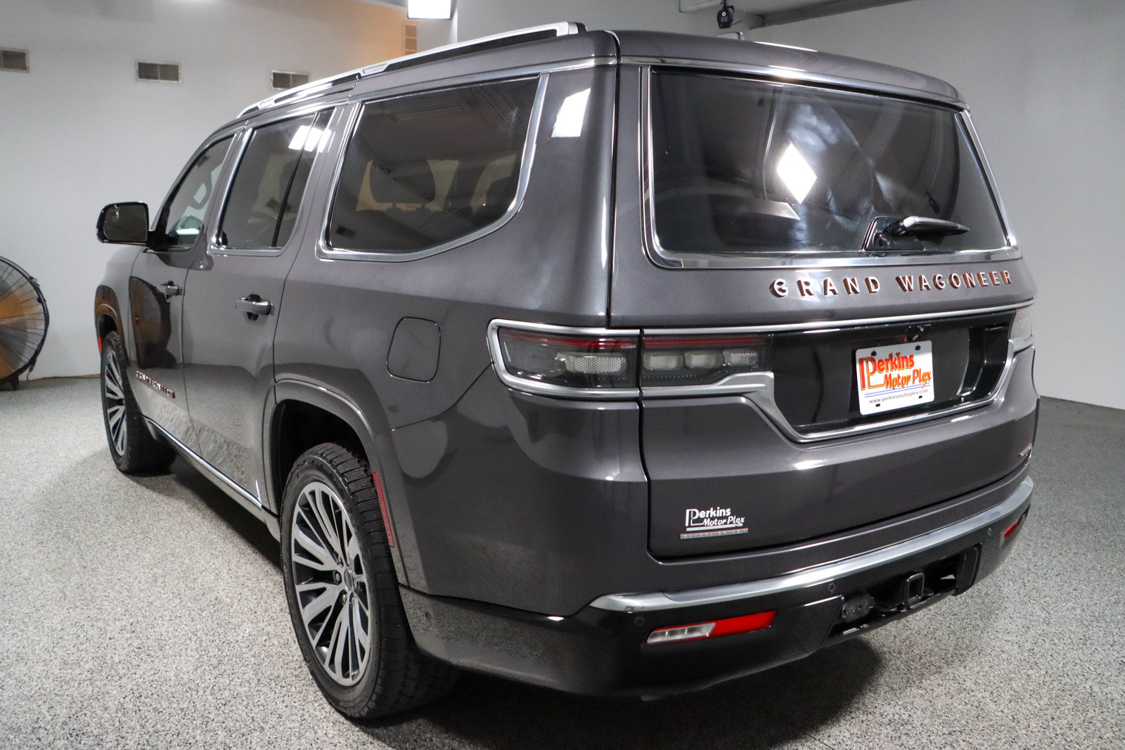 Used 2022 Jeep Grand Wagoneer Series III AWD/4WD image 9