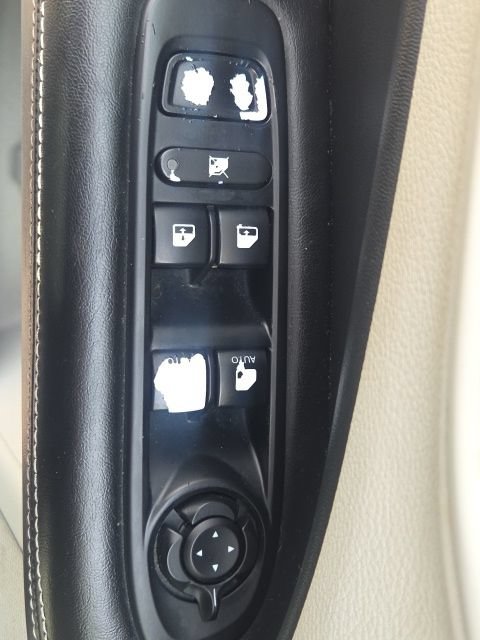 Used 2018 Jeep Compass Latitude FWD image 21