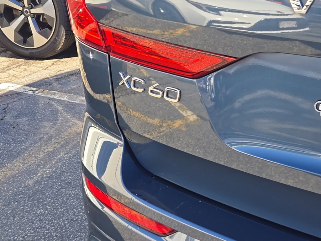 Certified 2024 Volvo XC60 B5 Core w/ Climate Package AWD/4WD image 14