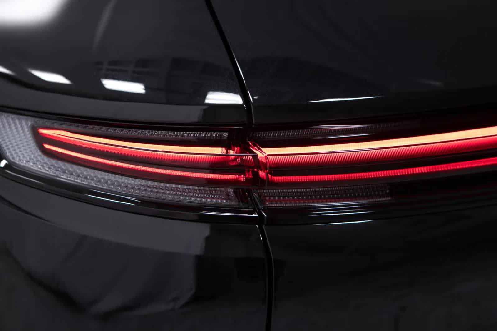 Certified 2025 Porsche Cayenne E-Hybrid AWD/4WD image 19