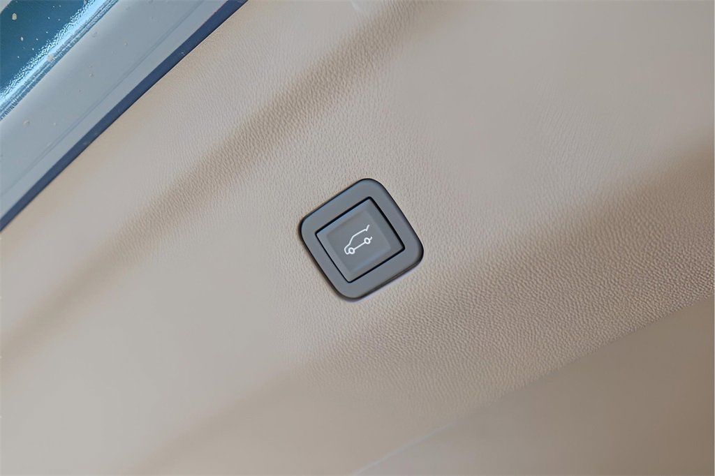 New 2026 GMC Yukon Denali w/ Sun & Power Step Package image 30