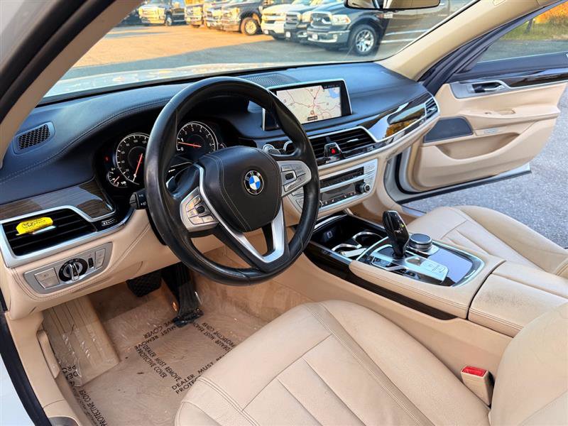 Used 2016 BMW 740i image 40