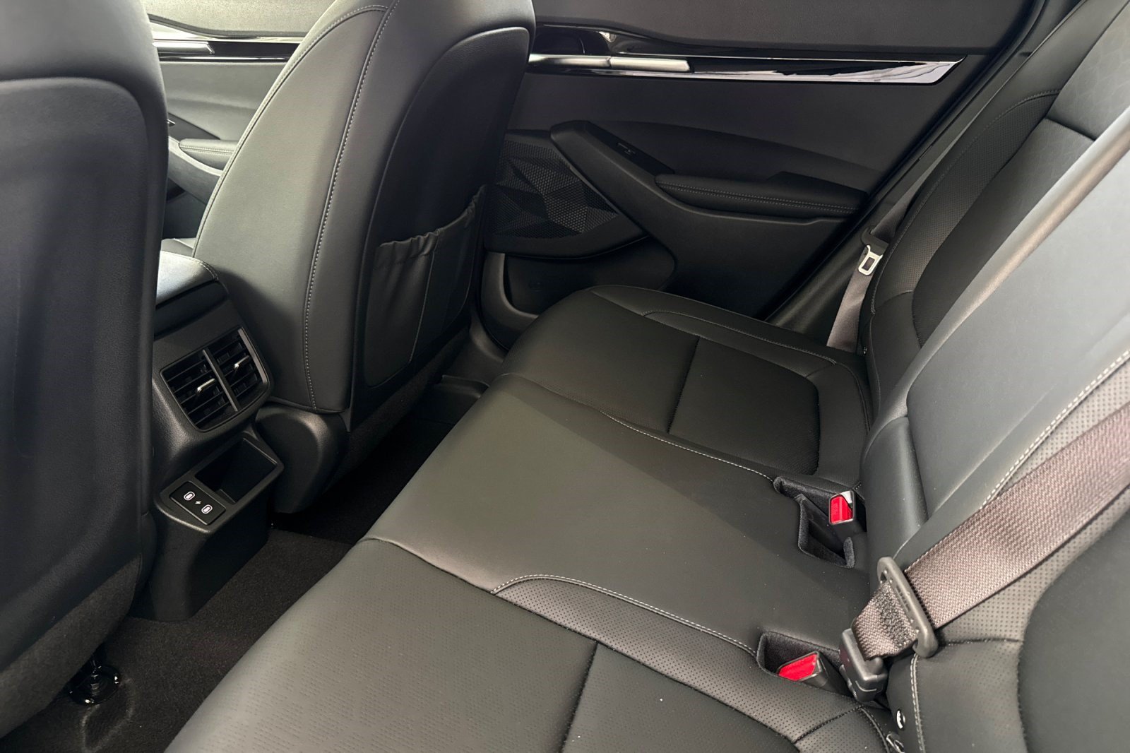 Used 2024 Kia Seltos SX w/ SX Sunroof Package AWD/4WD image 15