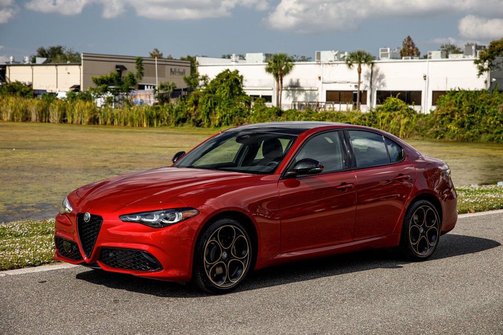 New 2025 Alfa Romeo Giulia AWD w/ Driving Assist Package image 7