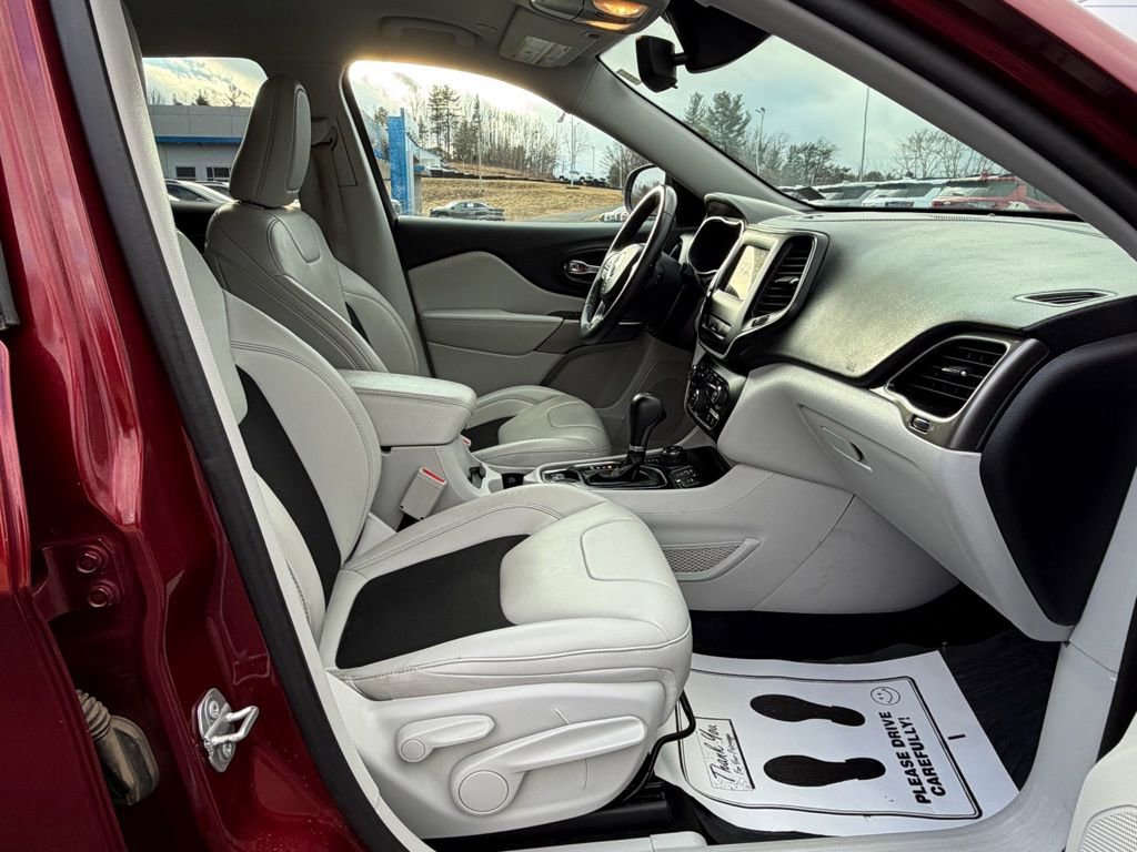 Used 2021 Jeep Cherokee Latitude Plus image 29